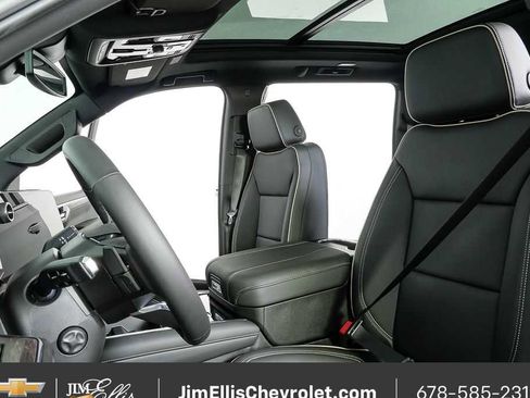 New 2026 Chevrolet Suburban Premier w/ Sun And Tow Package image 5
