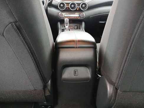 Used 2025 Nissan Sentra SR FWD image 21