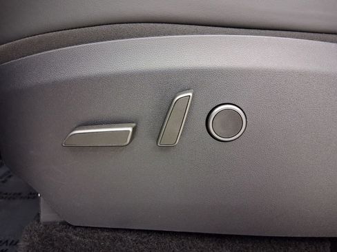 Used 2024 Tesla Model Y Long Range image 12