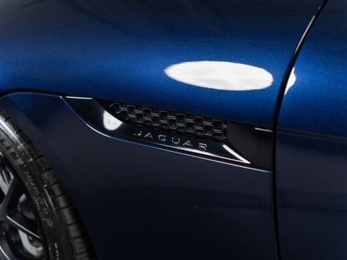 Used 2018 Jaguar F-TYPE Coupe RWD image 7