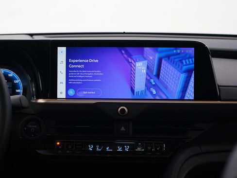 Used 2026 Toyota Crown Limited w/ Advanced Technology Package image 15