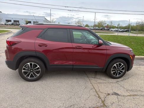 Used 2024 Chevrolet TrailBlazer LT w/ Convenience Package AWD/4WD image 12