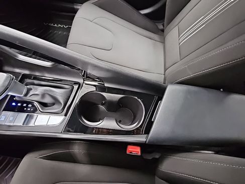 Used 2024 Hyundai Elantra SEL w/ Convenience Package image 23