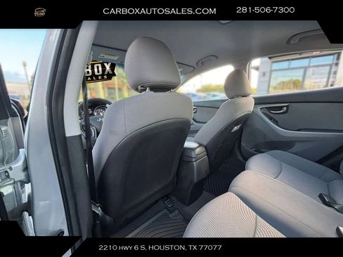 Used 2014 Hyundai Elantra SE w/ Option Group 02 FWD image 22