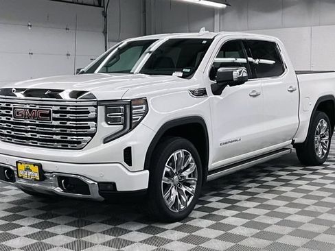 Used 2023 GMC Sierra 1500 Denali w/ Denali Reserve Package AWD/4WD image 12