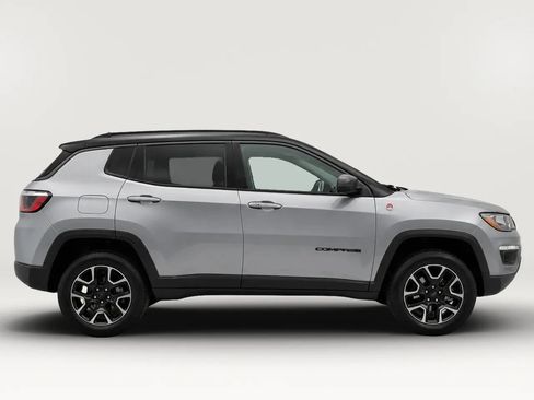 Used 2019 Jeep Compass Trailhawk AWD/4WD image 4