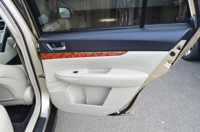 Used 2010 Subaru Outback 2.5i Limited AWD/4WD image 53