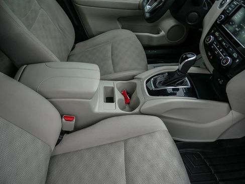 Used 2020 Nissan Rogue Sport SV FWD image 16