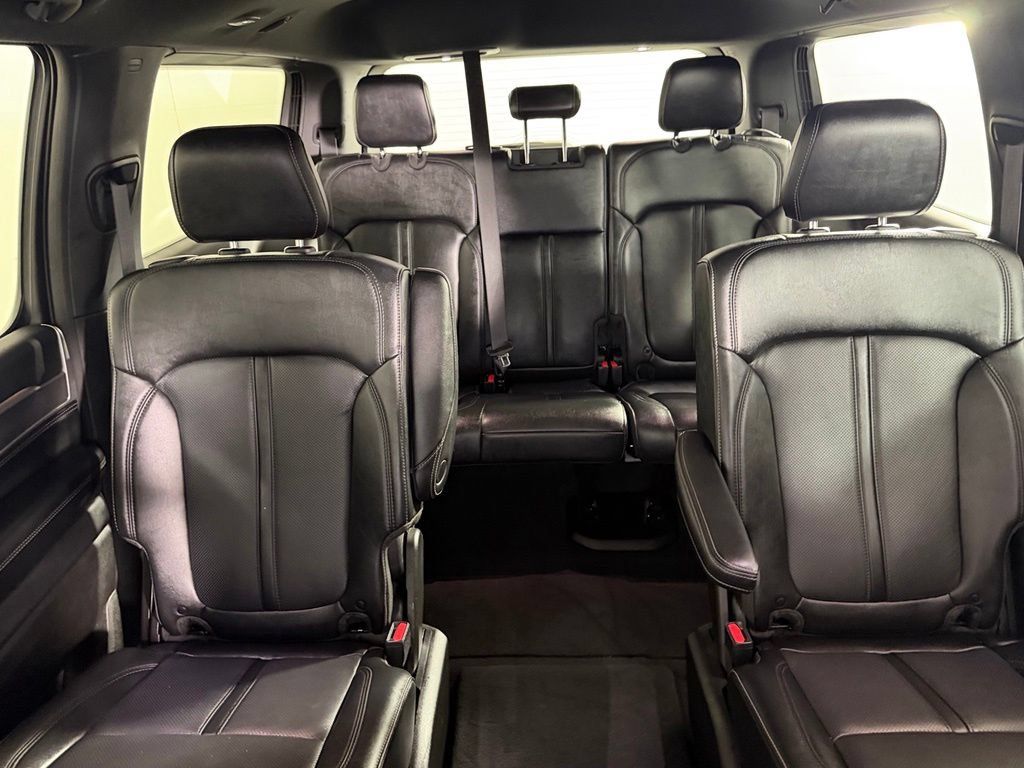 Used 2025 Jeep Wagoneer Series II AWD/4WD image 17