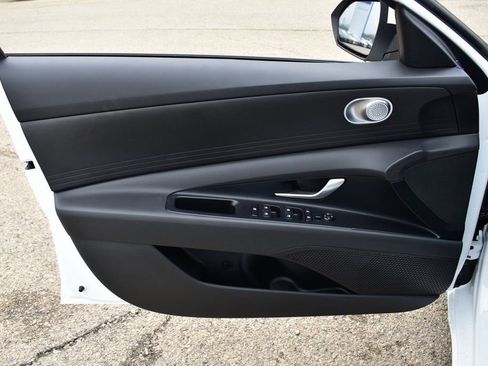 New 2026 Hyundai Elantra SE image 11