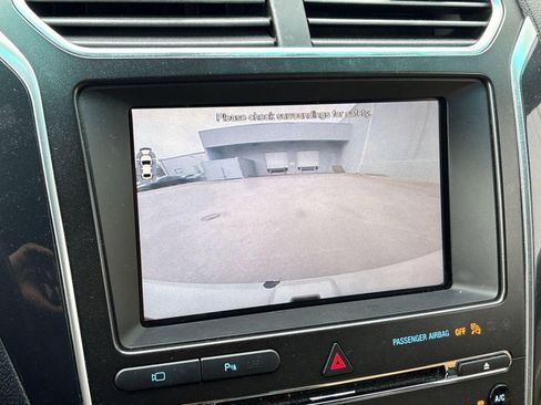 Used 2016 Ford Explorer Limited image 19