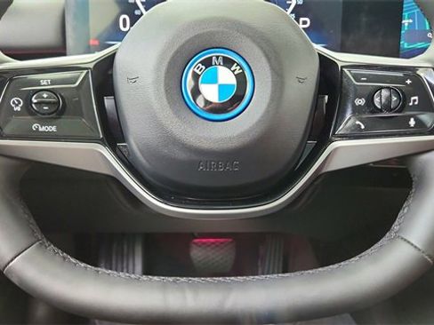 Used 2024 BMW i5 eDrive40i w/ Premium Package image 41