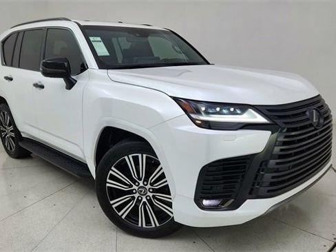 Used 2023 Lexus LX 600 4WD w/ Luxury Package image 1