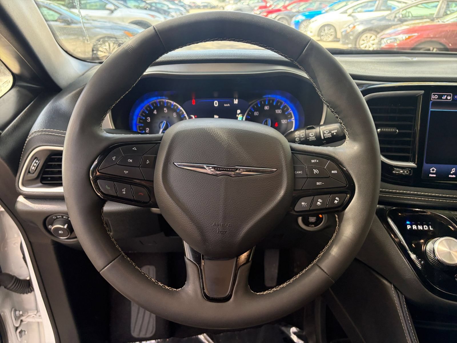 Used 2025 Chrysler Pacifica Limited FWD image 31