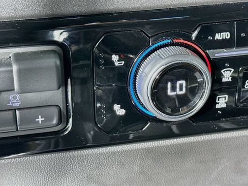 Used 2024 Chevrolet Silverado 1500 LT Trail Boss w/ LT Trail Boss Premium Package AWD/4WD image 23