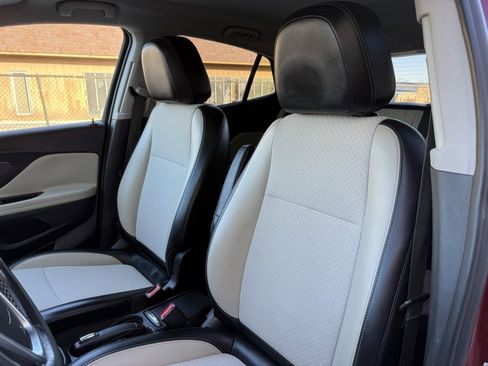 Used 2019 Buick Encore Preferred image 10