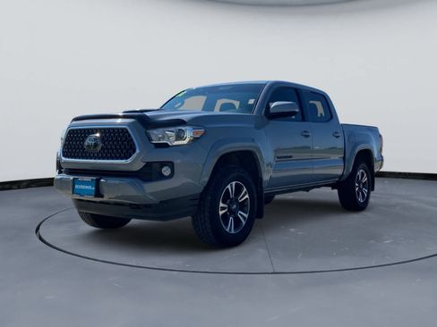 Used 2018 Toyota Tacoma TRD Sport w/ Technology Package RWD image 10
