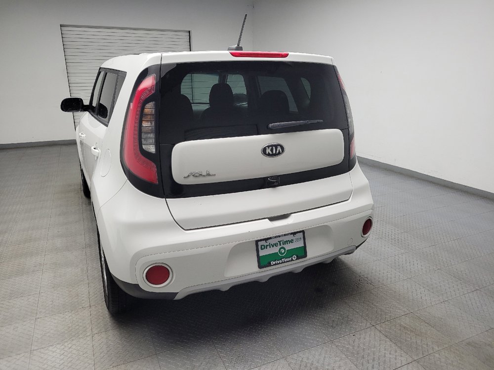 Used 2019 Kia Soul + w/ Primo Package FWD image 6