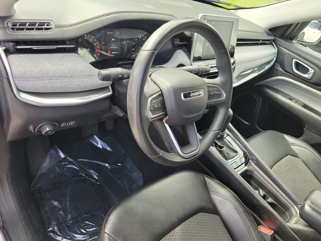 Used 2022 Jeep Compass Latitude FWD image 7