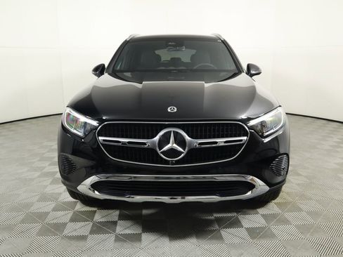 Used 2025 Mercedes-Benz GLC 300 image 2