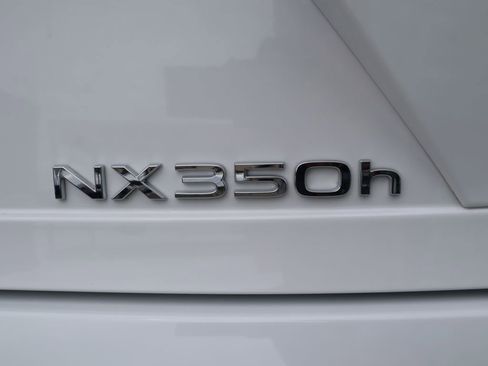 New 2026 Lexus NX 350h FWD image 18