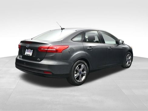 Used 2017 Ford Focus SE FWD image 5