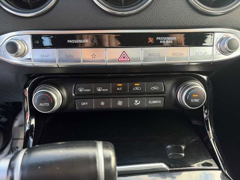 Used 2022 Kia Stinger GT-Line AWD/4WD image 16