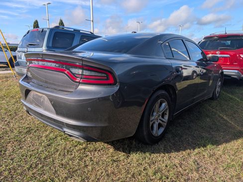Used 2020 Dodge Charger SXT w/ Leather Interior Group image 2