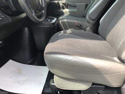 Used 2024 GMC Savana 2500 w/ Driver Convenience Package image 18