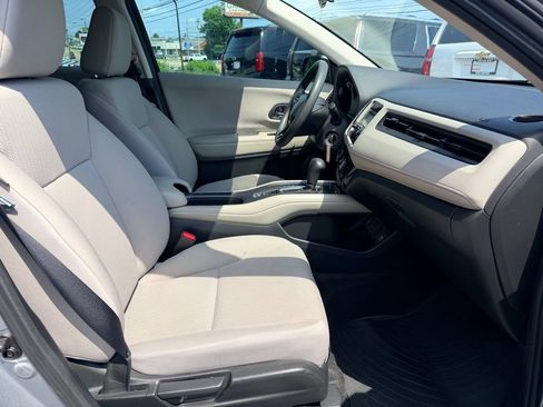 Used 2017 Honda HR-V LX image 16