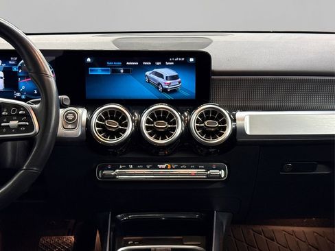 Used 2022 Mercedes-Benz GLB 250 4MATIC image 21