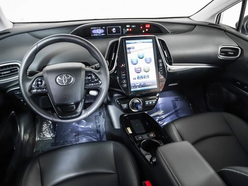 Used 2021 Toyota Prius Prime XLE image 17