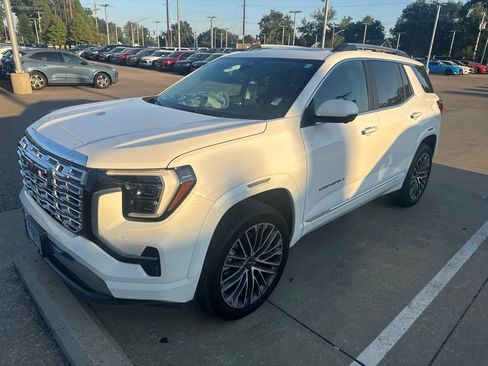 Used 2026 GMC Terrain Denali AWD/4WD image 4