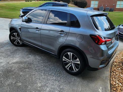 Used 2021 Mitsubishi Outlander Sport SE image 2