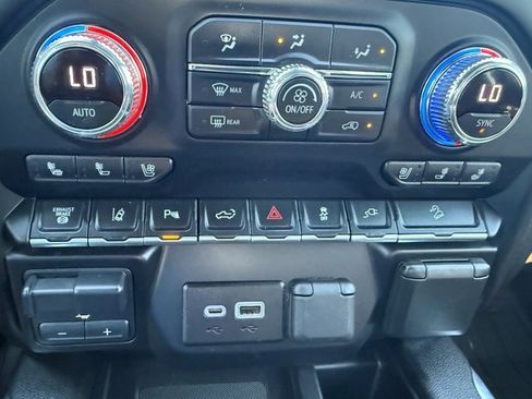 Used 2022 GMC Sierra 2500 AT4 w/ AT4 Premium Plus Package image 18