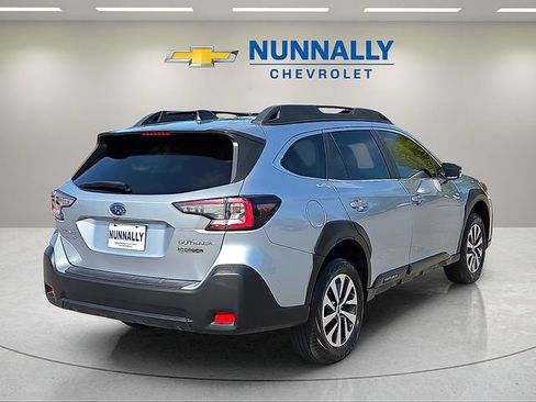 Used 2025 Subaru Outback Premium AWD/4WD image 5