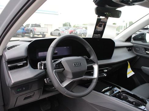 New 2026 Audi Q3 quattro 2.0T AWD/4WD image 2