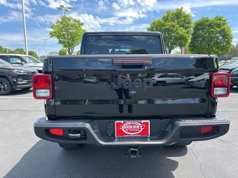 Used 2024 Jeep Gladiator Sport image 8