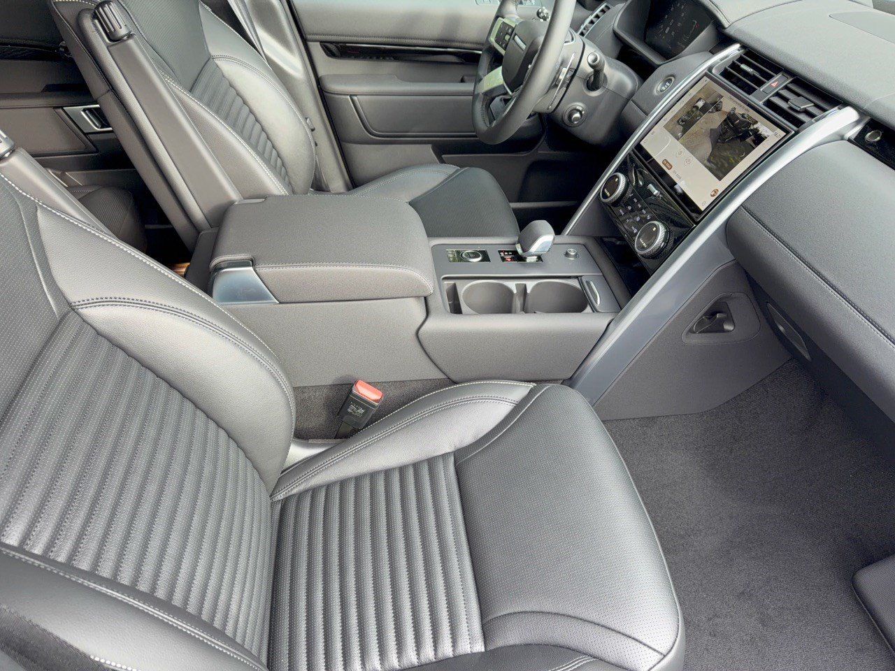New 2026 Land Rover Discovery S AWD/4WD image 29