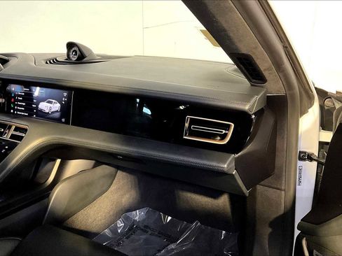 Used 2020 Porsche Taycan Turbo image 18