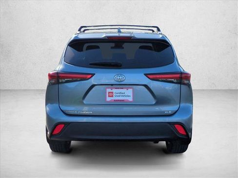 Used 2023 Toyota Highlander XLE image 7