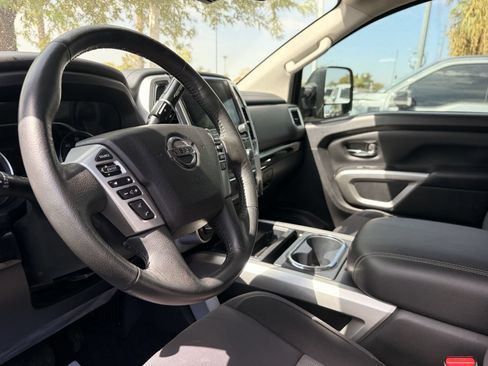 Used 2021 Nissan Titan SV w/ SV Convenience Package AWD/4WD image 16