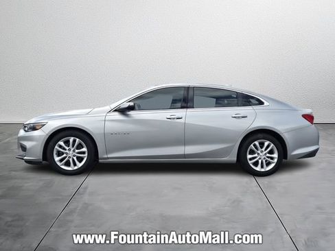 Used 2018 Chevrolet Malibu LT image 2