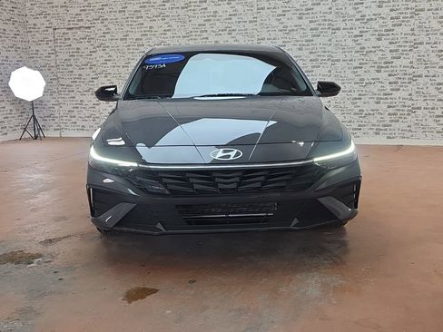 Certified 2025 Hyundai Elantra Sport image 2