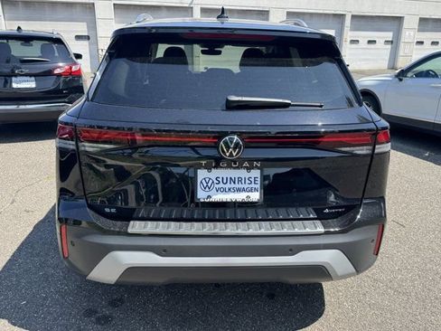 Used 2026 Volkswagen Tiguan SE AWD/4WD image 6