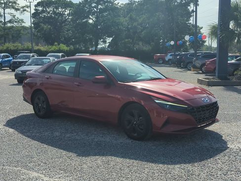 Used 2023 Hyundai Elantra SEL FWD image 9
