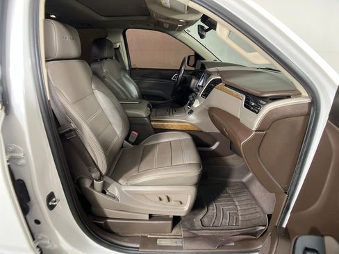 Used 2020 GMC Yukon Denali w/ Denali Premium Package image 6
