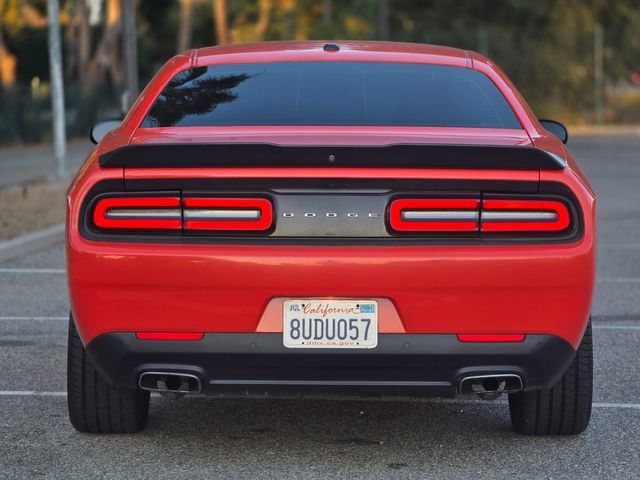 Used 2016 Dodge Challenger SXT w/ Driver Convenience Group RWD image 21
