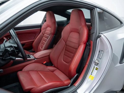 Used 2021 Porsche 911 Turbo S image 3