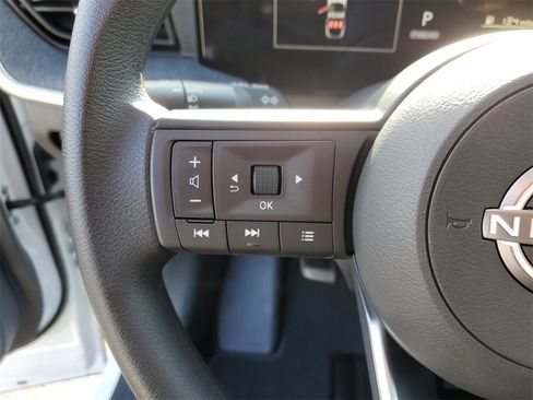 Used 2025 Nissan Kicks SV image 17